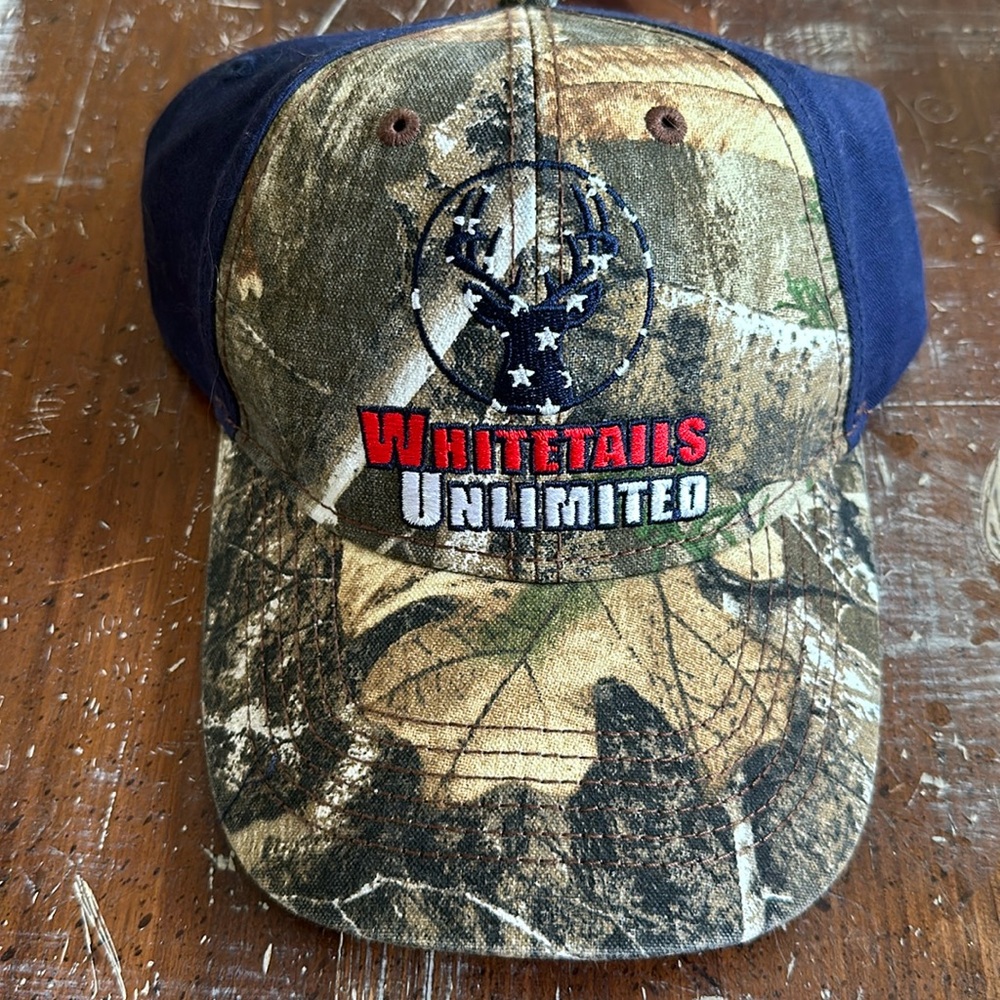 NWT Whitetails Unlimited patriotic cap